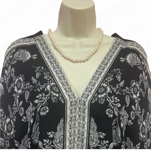 ROSE + OLIVE BLACK KIMONO - Picture 2 of 10